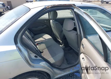 2004 Nissan Sentra 1.8S z USA, uszkodzony, nr VIN 3N1CB51DX4L890122